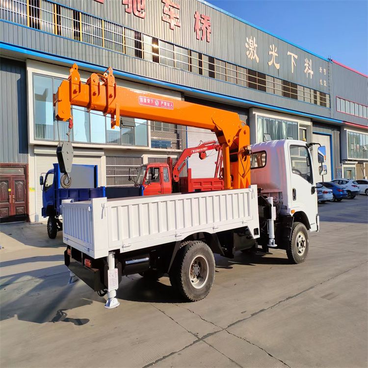 辽源市三轮随车吊定制 农用改装机自备吊中瑞长期出售